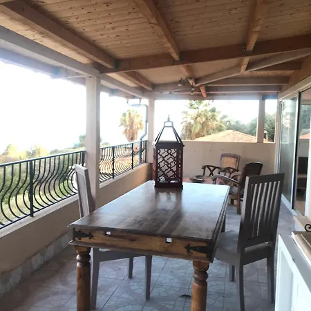 Toit Terrasse * Μεντόν